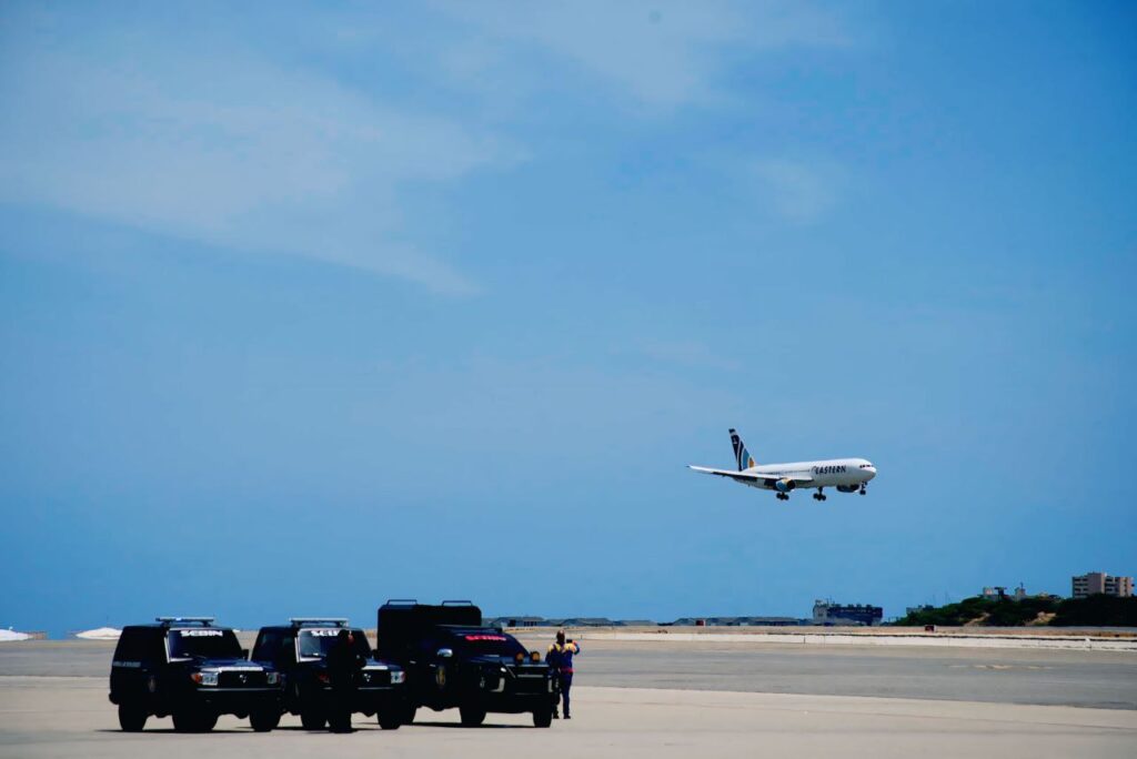 Regresan a siete niños venezolanos desde EEUU