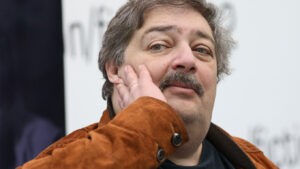 Rusia declara en busca y captura al escritor y opositor Dmitri Bykov – AlbertoNews