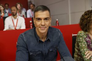 Sánchez dice que confió en Cerdán y Ábalos y fue traicionado pero confirma que seguirá al frente por "responsabilidad"