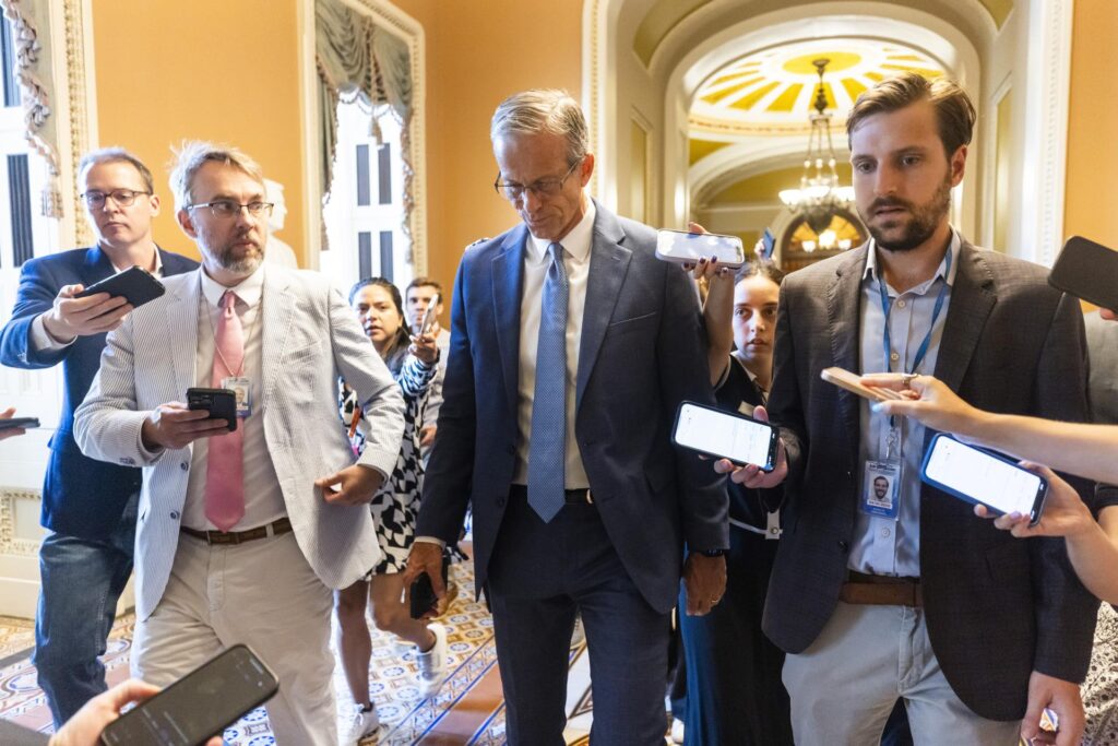 Senado de EEUU aprueba por la mínima y tras una agónica discusión de cuatro días la ley fiscal “grande y hermosa” de Trump - AlbertoNews
