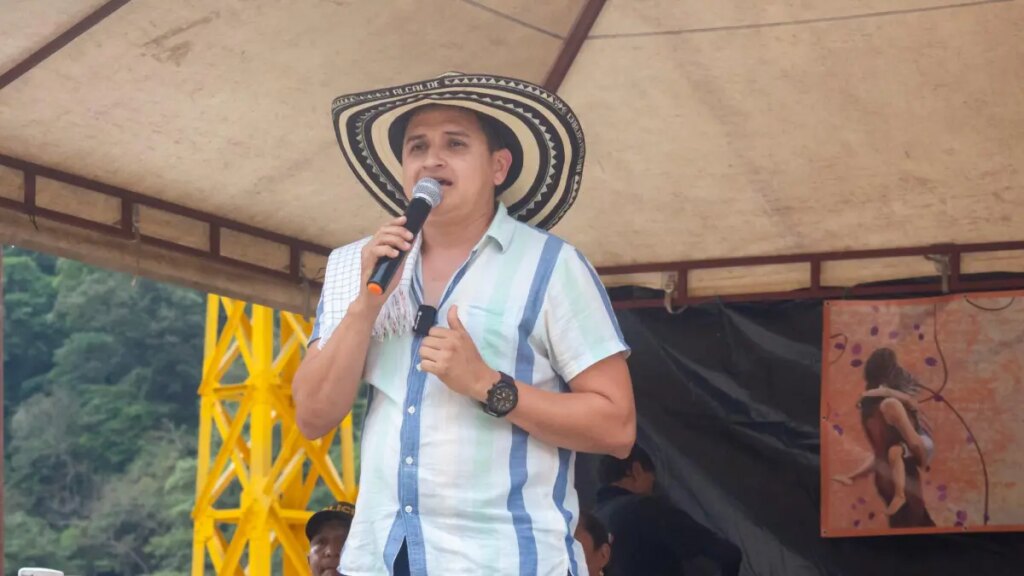 'Señor ministro de Defensa, vuelque los ojos hacia Valdivia para atrapar al criminal y autor de la 'mula bomba'