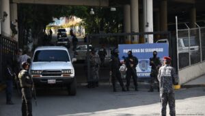 Serían 80 los presos políticos venezolanos excarcelados por el régimen, según El Mundo