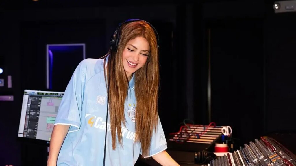 Shakira prepara nueva música en medio del éxito de su tour “Las Mujeres Ya No Lloran”