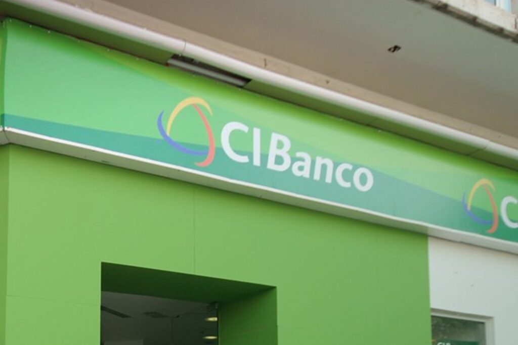 Sheinbaum confirma que Hacienda pidió a EE.UU. la prórroga para CI Banco, Intercam y Vector