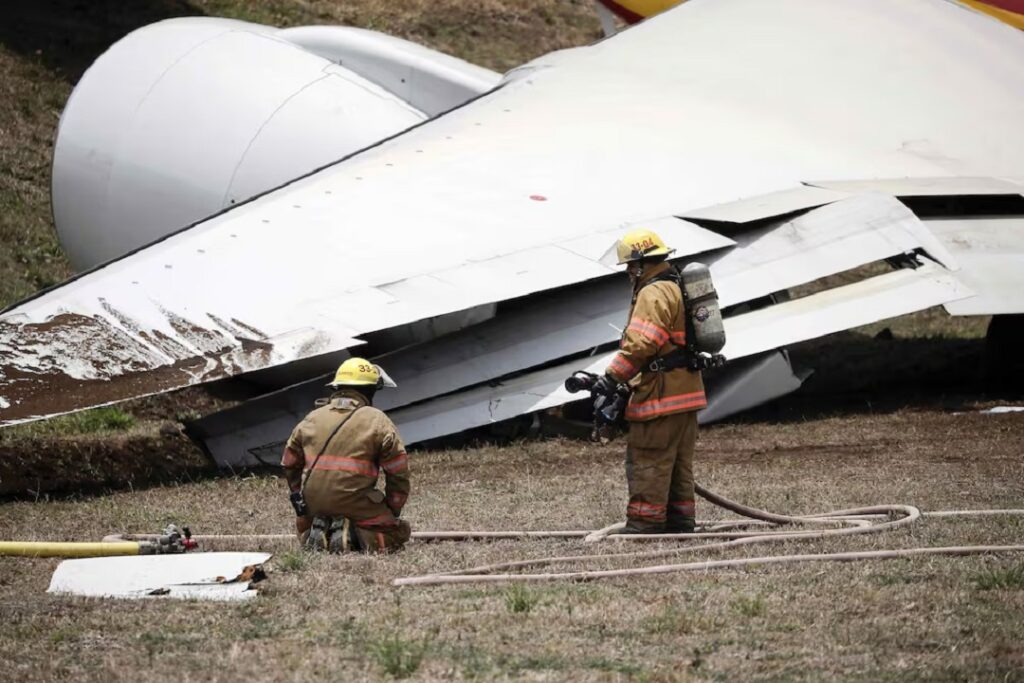 Siete muertos y tres heridos en accidente de avión militar
