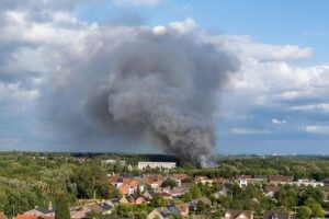 TOMORROWLAND INCENDIO | El escenario principal del Tomorrowland se incendia a dos días de su inicio | elperiodico.com
