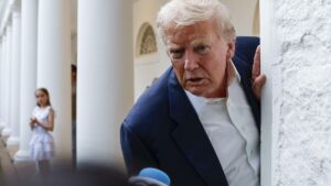 TRUMP ARANCELES | Trump suspende la excepción de aranceles a envíos comerciales de bajo costo a nivel global | elperiodico.com