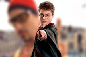 Tal vez no te acuerdes, pero el nuevo responsable de Harry Potter se mofó del joven mago en una película que habrás visto demasiadas veces