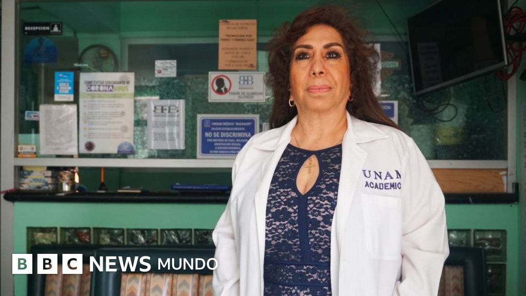 "Te damos el apapacho que tanto falta": la familia de médicos que atiende a migrantes en una clínica particular de Ciudad de México