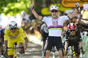 Tour de Francia: Pogacar impone su potencia en Rouen y ya suma 100 victorias