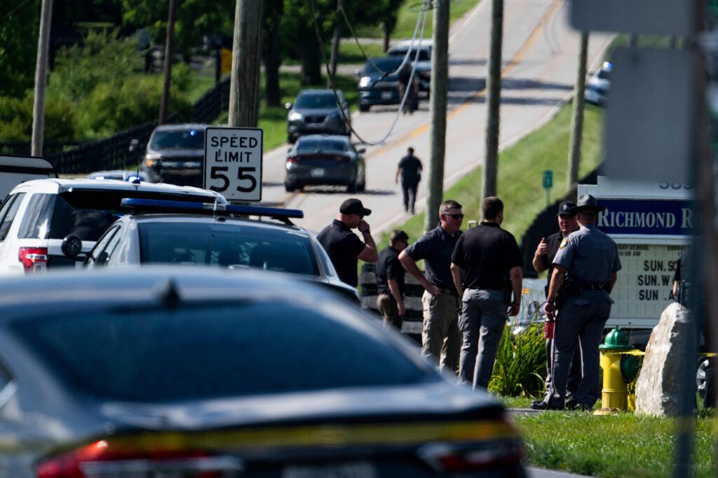 Tres muertos, incluido el atacante, tras dos tiroteos en un aeropuerto y una iglesia de Kentucky (EE.UU.)