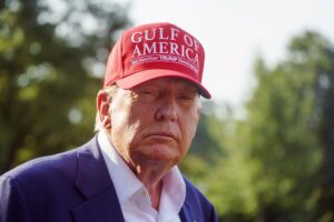 Trump amenaza a los republicanos que no respalden cortar los fondos a medios públicos – AlbertoNews