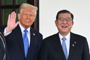 Trump anuncia un acuerdo comercial por el que rebaja al 15% los aranceles a Japón