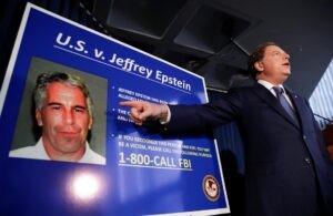 Trump dice que se debería publicar la información "creíble" del caso Epstein