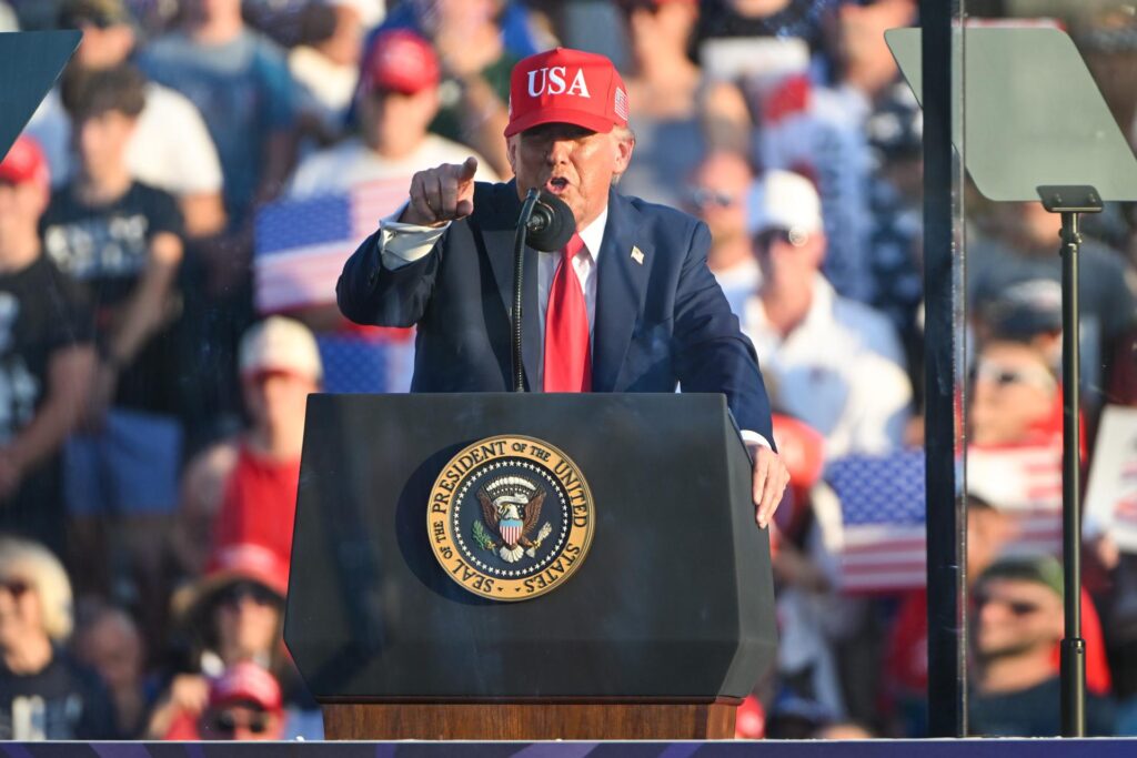 Trump enviará cartas de notificación de sus aranceles a países sin acuerdo comercial con EE.UU.