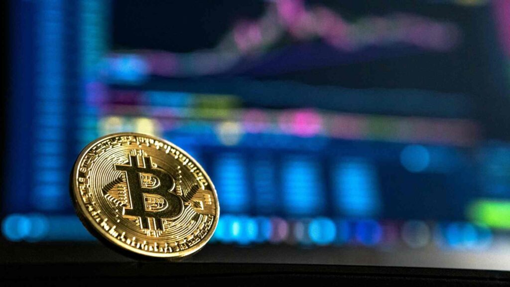 Trump ratifica la primera gran legislación sobre criptomonedas en EE.UU.