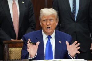 Trump ve "50% de probabilidad" de acuerdo arancelario con Unión Europea, pero para ello pide equidad - AlbertoNews