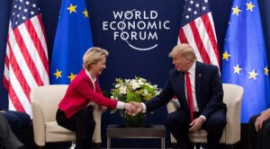 Trump y Von der Leyen abordan un posible acuerdo arancelario UE