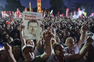 Manifestación en Estambul, la semana pasada, contra la detención del alcalde y principal opositor a Erdogan, Ekrem Imamoglu.