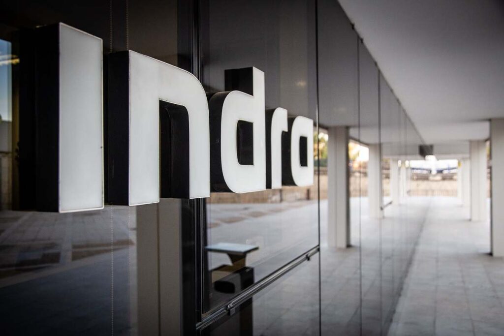 UBS casi duplica su capital de Indra ante los previsibles movimientos de Escribano