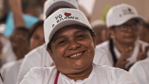 Un centenar de mujeres de Córdoba recibieron títulos de 1.162 hectáreas de tierra en los municipios de Planeta Rica y Sahagún