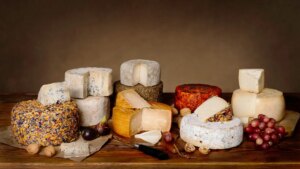 Un estudio vincula comer queso con tener pesadillas