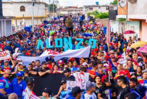 Un río de victoria cerró campaña del Chino Alonzo