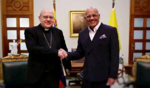 Venezuela entregó carta dirigida al papa