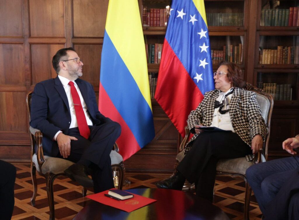 Venezuela y Colombia abordan avance de zona económica binacional