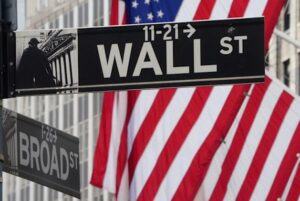 Wall Street abre en rojo, sin apenas cambios, con cautela por los aranceles en EEUU