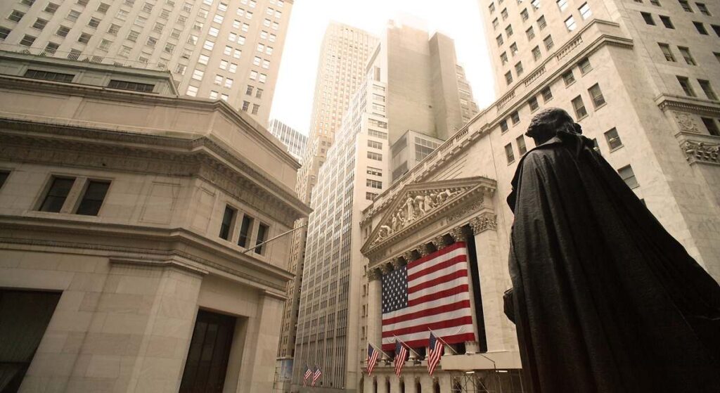 Wall Street recoge las primeras grandes decepciones por los resultados trimestrales y la tensión arancelaria