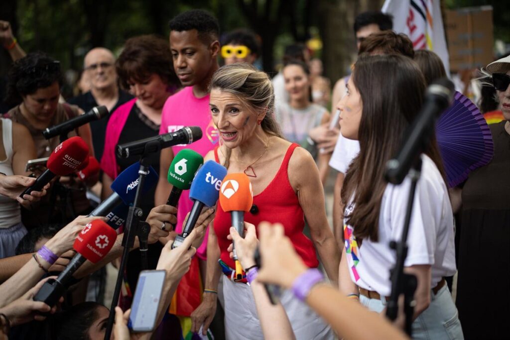 Yolanda Díaz dice que el PSOE "sigue en shock" y le apremia a tomar medidas contra la corrupción