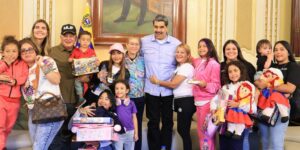 Zapatero, reconocido por el régimen de Maduro por «sus valerosas gestiones» en la entrega de presos venezolanos por EE.UU.