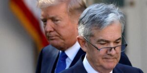 despedir al presidente de la Fed