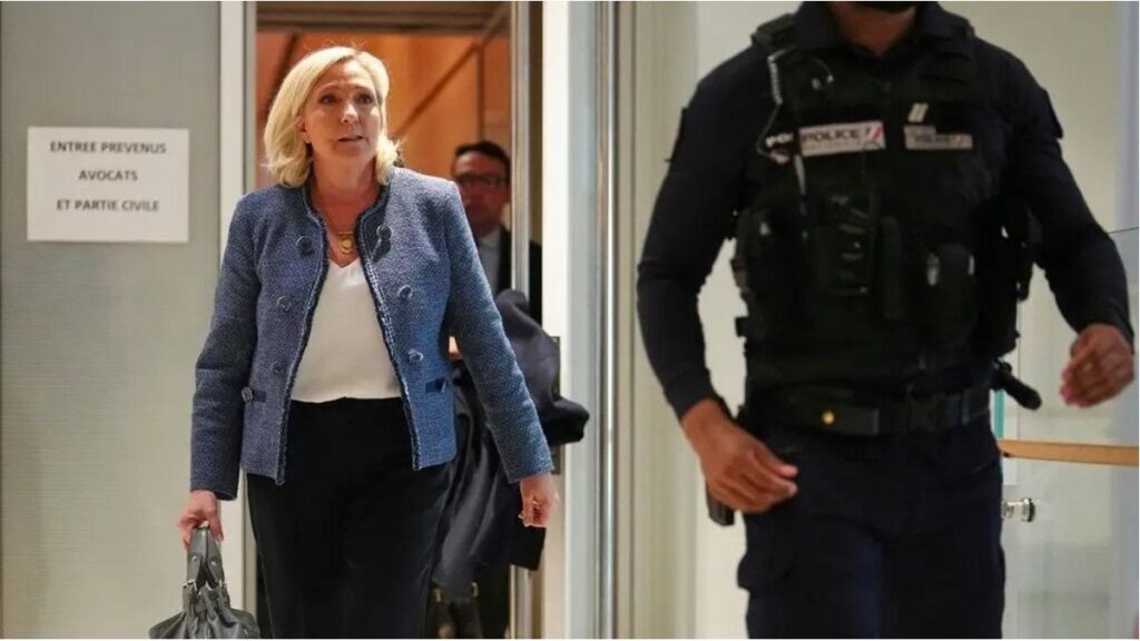 la Policía allanó la sede del partido de Marine Le Pen
