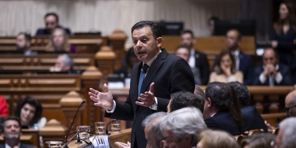 menos visados, una unidad policial para expulsiones y límites a la reagrupación familiar