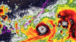 ráfagas de viento de casi 150 km/h, 3.000 evacuados y 500 mm de lluvias