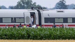 se registró un ataque con martillo en Alemania y otro con cuchillo en Finlandia