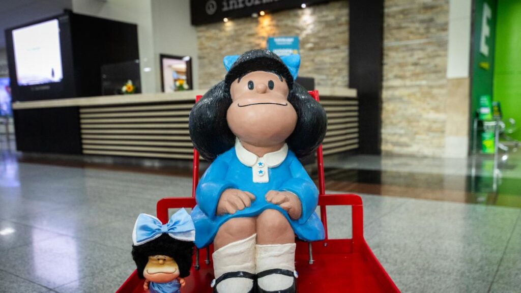 ¡Mafalda se vuelve guayaquileña!: Icónico personaje de Quino recibe homenaje y se instala permanentemente en la ciudad - AlbertoNews