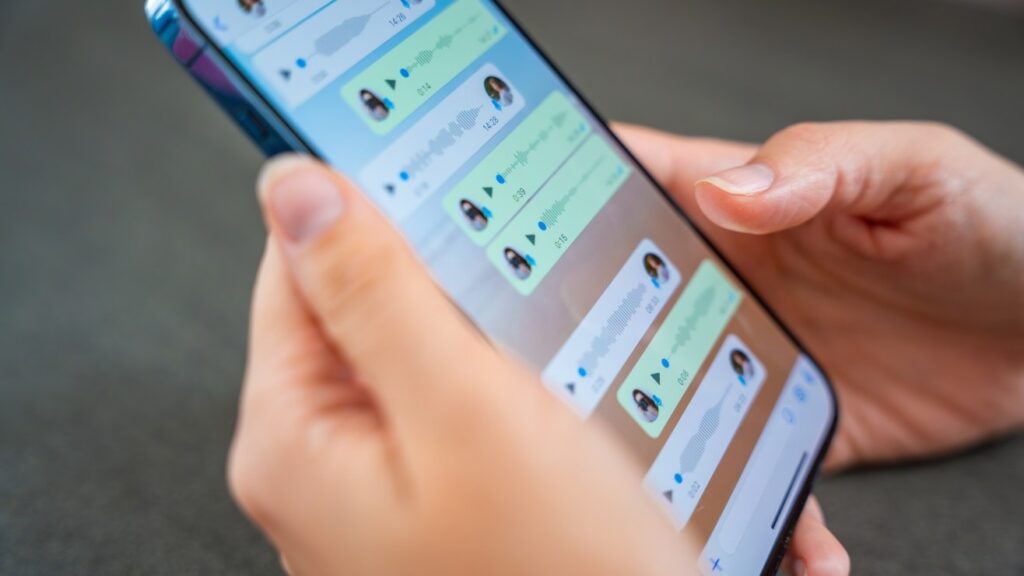 ¿Broma o venganza? Publicó el número de su ex en varios servicios y ahora le llegan cientos de WhatsApp