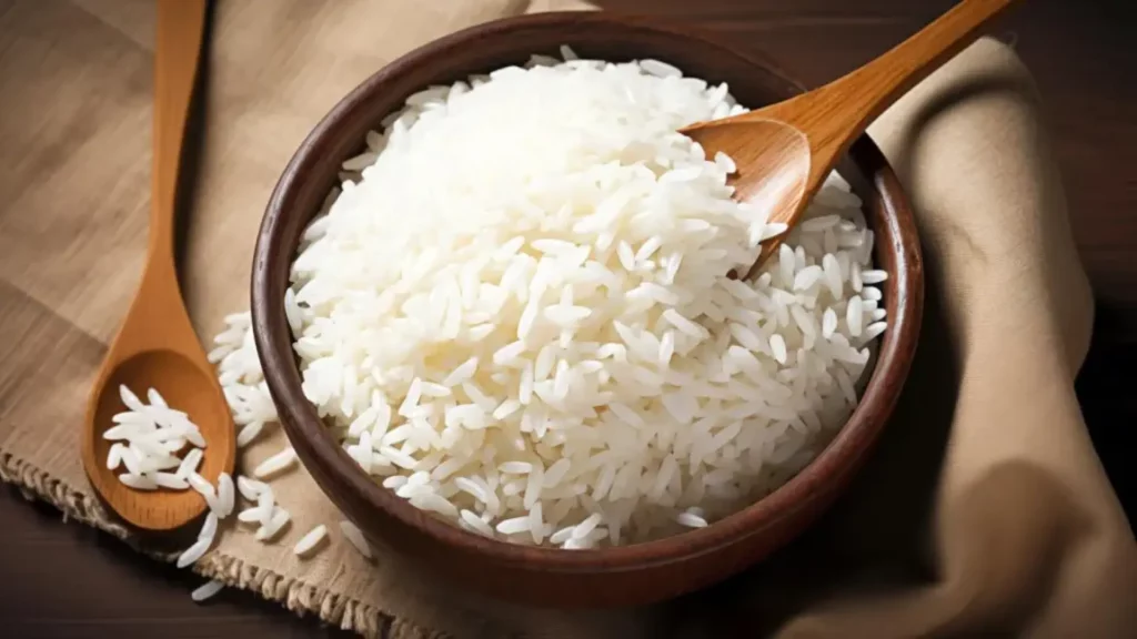 ¿Hay que lavar el arroz antes de cocinarlo? Una ingeniera de los alimentos responde: "Depende de cómo lo quieras"