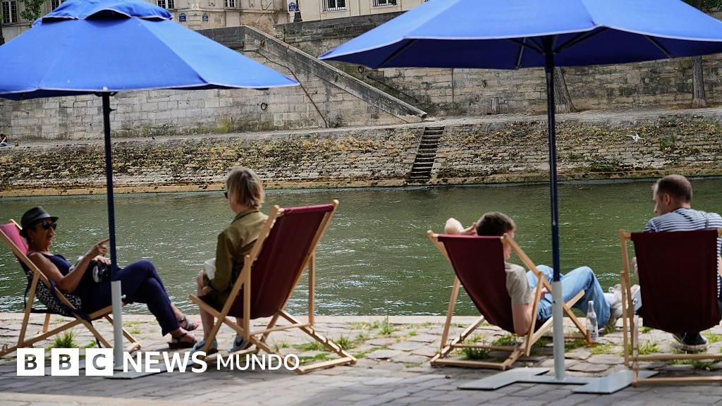 ¿Puede la polémica propuesta de eliminar dos feriados ayudar a Francia a reducir su enorme deuda pública?