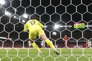 ¿Qué pasa con los penaltis en la Eurocopa de Suiza? Uno de cada tres lanzados no ha sido gol | elmundo.es
