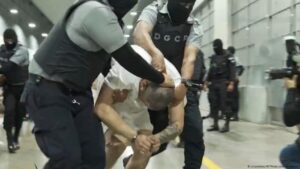 ¿hay tortura en el CECOT de El Salvador? – DW – 25/07/2025