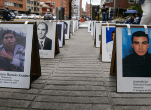 132.877 retratos y una fecha: así honra Colombia a sus desaparecidos con arte y esperanza