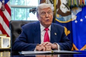 Trump abre la puerta a que líderes europeos participen en una cumbre con Putin y Zelenski