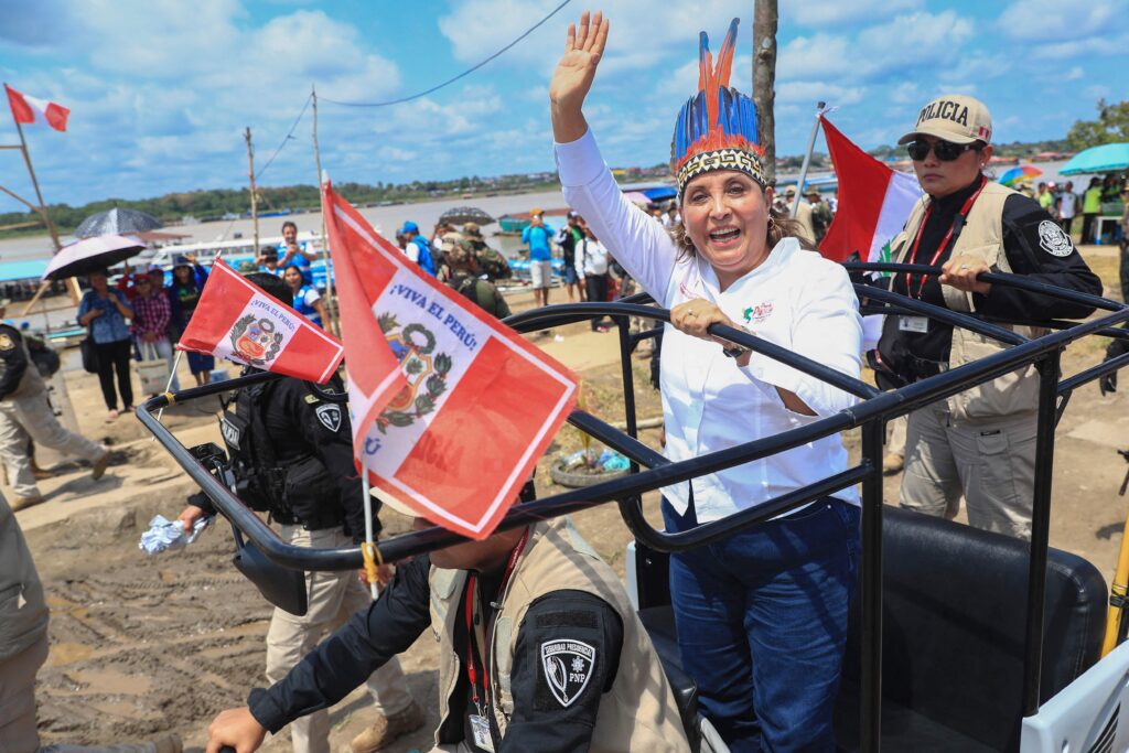 Dina Boluarte visita Santa Rosa en medio de la disputa con Colombia en el Amazonas