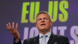 ACUERDO COMERCIAL | Bruselas da el primer paso para reducir o eliminar aranceles a productos de EEUU, a cambio de una rebaja a los coches europeos | elperiodico.com