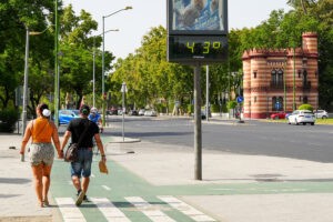 AEMET avanza leves descensos térmicos en España el miércoles, pero mantiene el aviso por ola de calor hasta el domingo | europapress.es