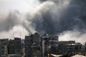 ATAQUES ISRAEL-GAZA | Israel se adentra en Ciudad de Gaza, con los primeros informes de soldados heridos | elperiodico.com